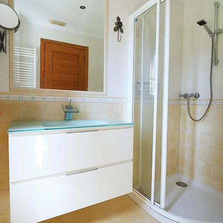 Дом отдыха Galihost - Casa Con Piscina Proxima A Санхенхо