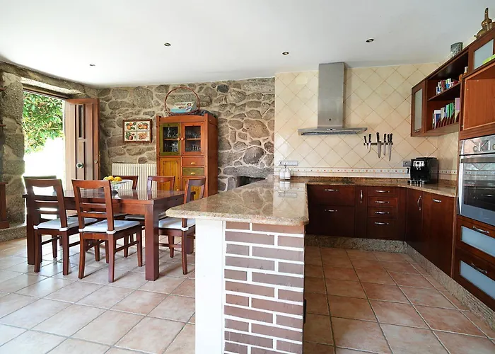 Galihost - Casa Con Piscina Proxima A Sanxenxo